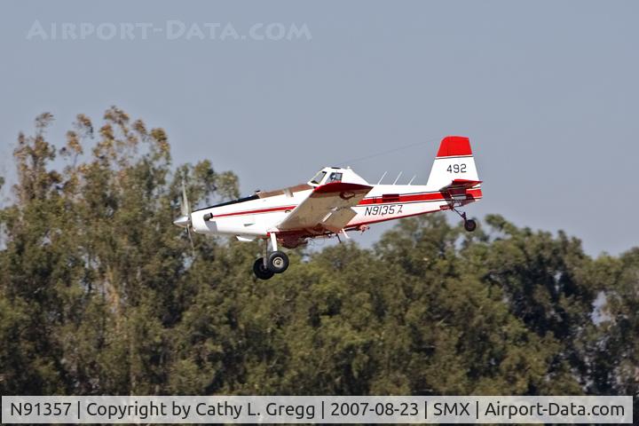 N91357, 2000 Air Tractor Inc AT-802A C/N 802A-0107, Landing at Santa Maria Airport fighting the Zaca Fire