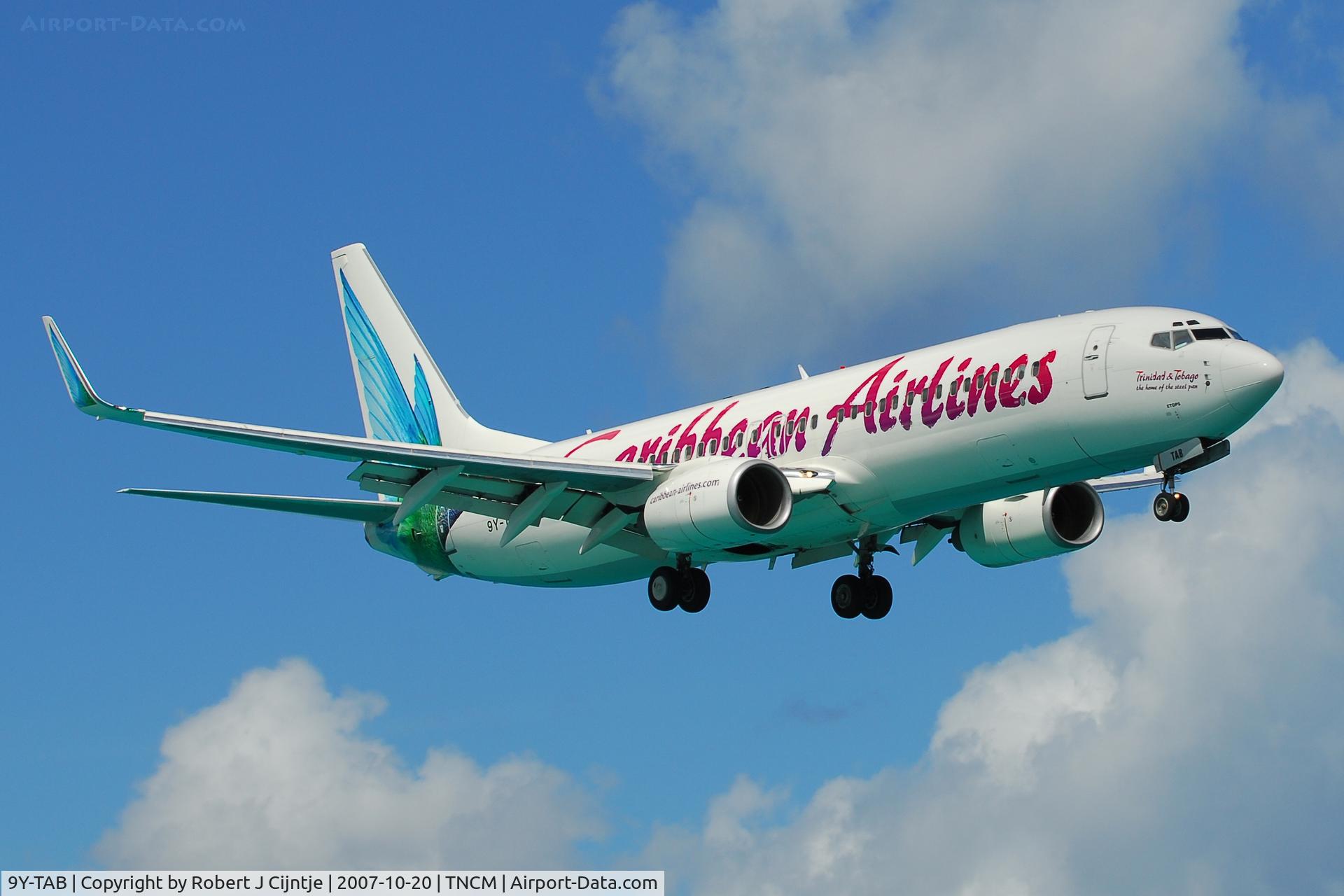 9Y-TAB, 2000 Boeing 737-8Q8 C/N 28233, Caribbean Airlines on short final