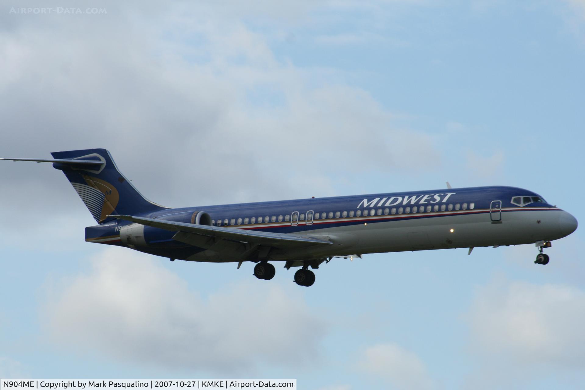N904ME, 2003 Boeing 717-2BL C/N 55168, Boeing 717-200