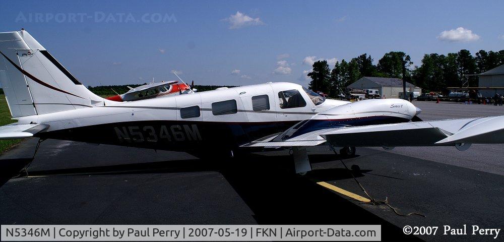 N5346M, Cessna 152 C/N 15284550, Roomy looking too