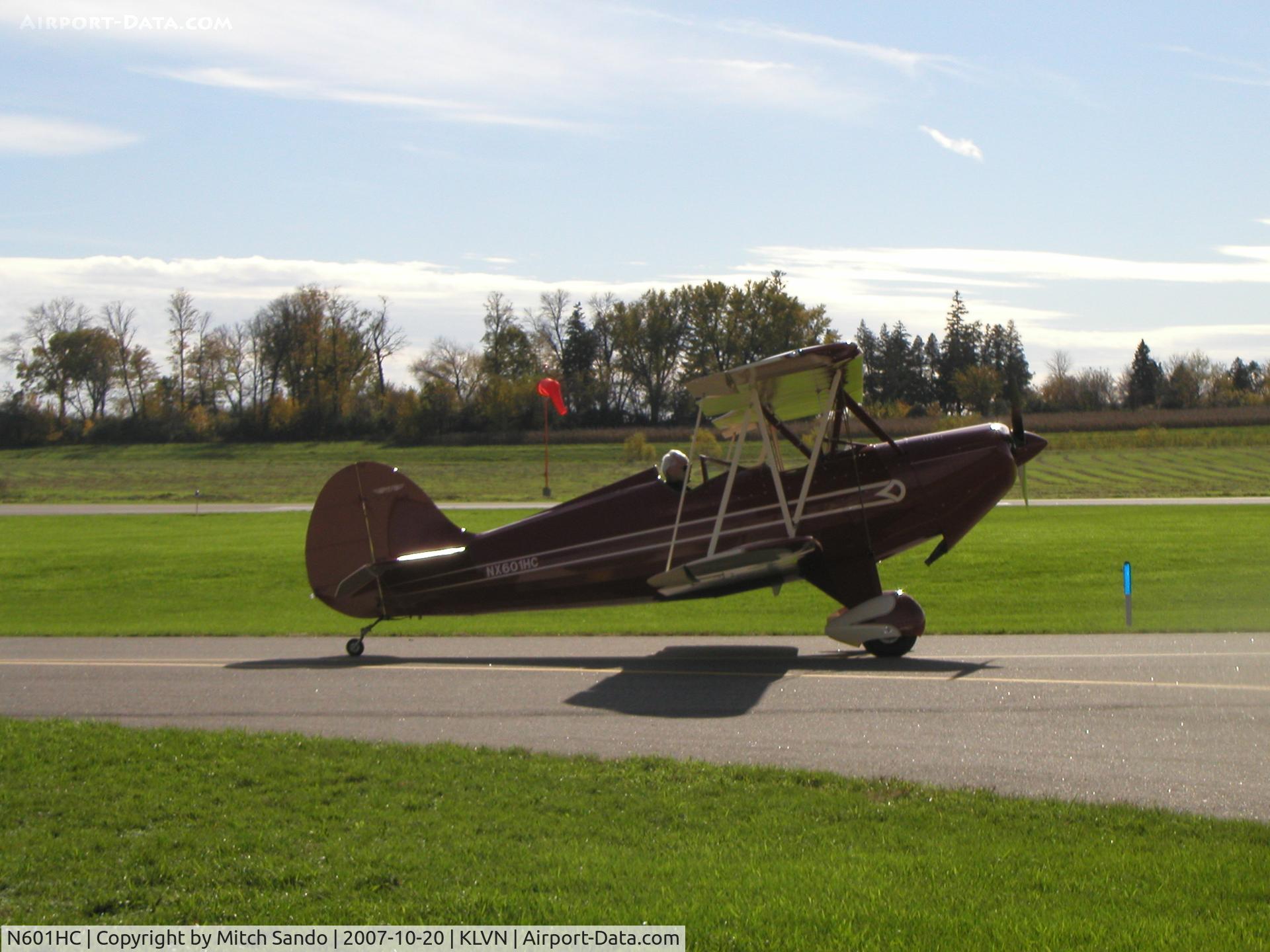 N601HC, 2003 Hatz Biplane C/N 006, Taxiing to Runway 12.