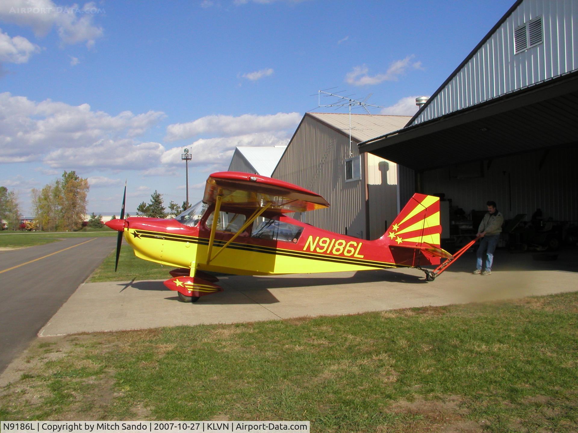N9186L, 1971 Bellanca 7GCAA C/N 231-72, Getting pulled into the hangar.