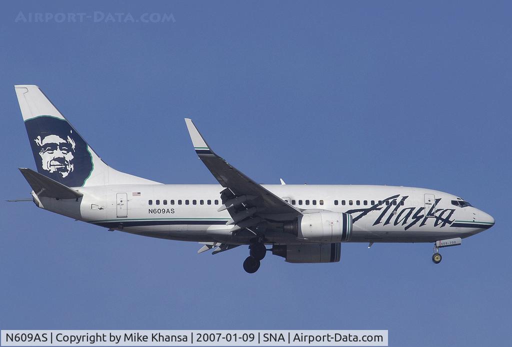 N609AS, 1999 Boeing 737-790 C/N 29752, Alaska B737-790 on short final