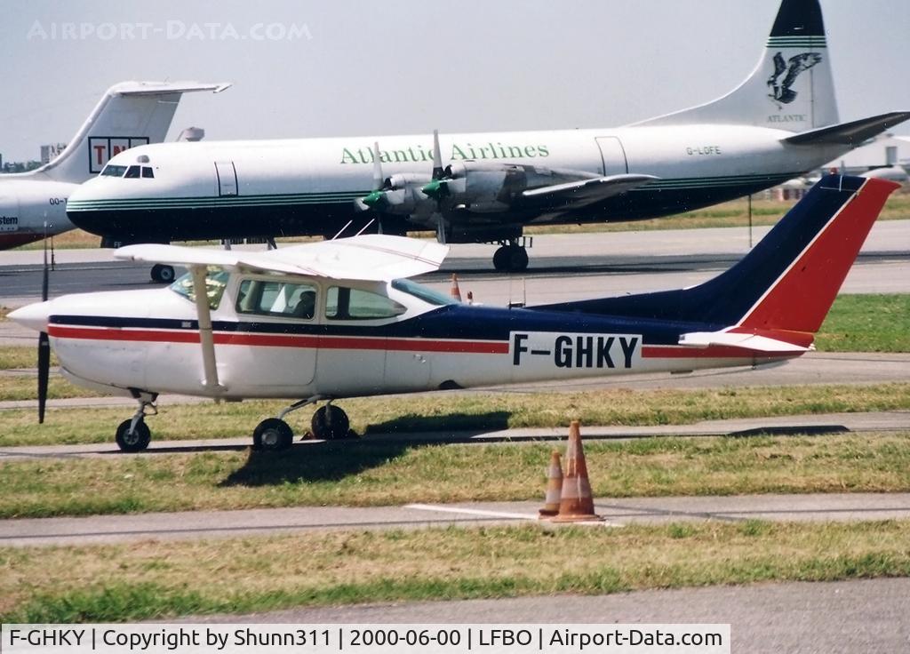 F-GHKY, Cessna R182 Skylane RG C/N R182-00728, Parked at the old aviation apron...
