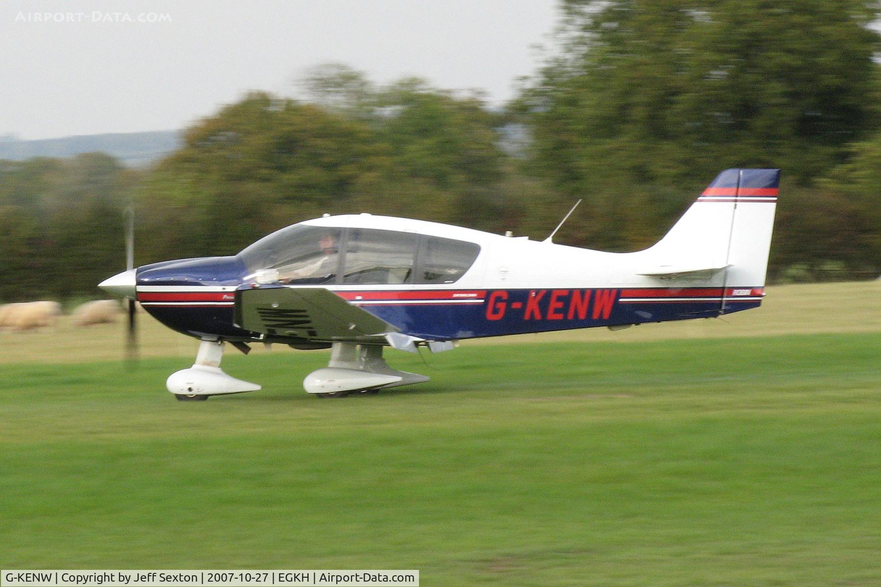 G-KENW, 2002 Robin DR-400-500 President C/N 39, Take-off from EGKH