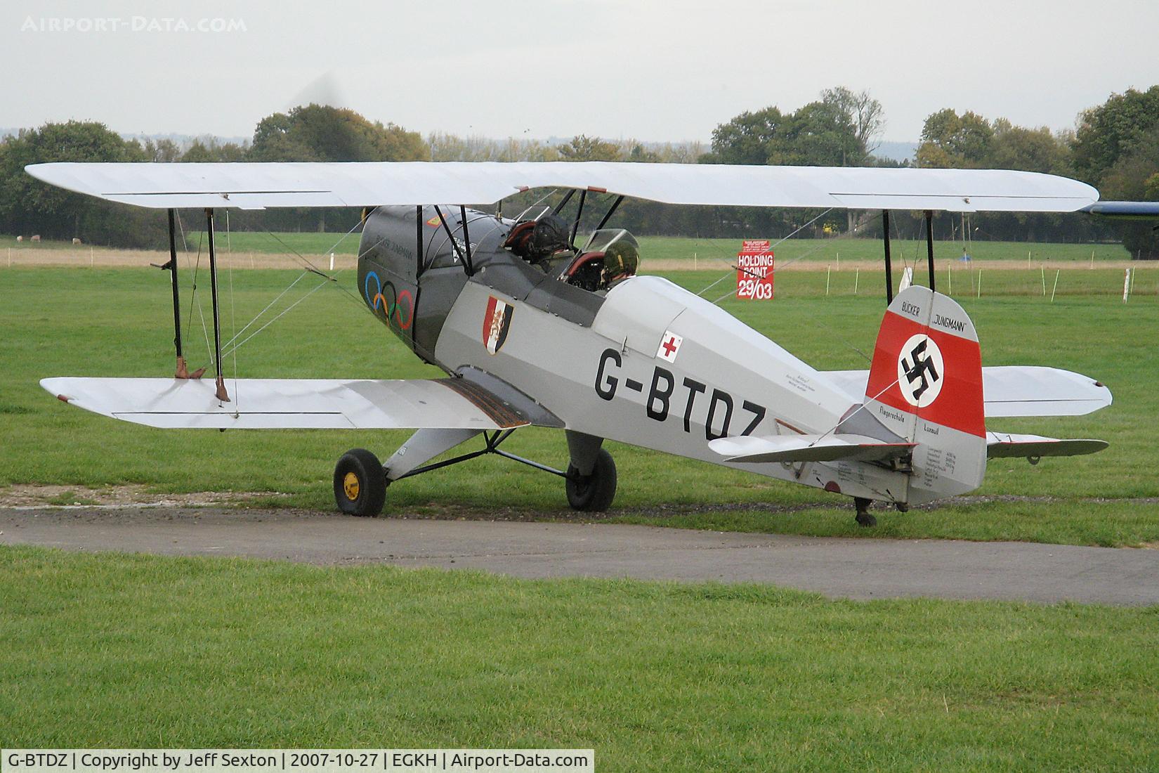 G-BTDZ, 1957 CASA 1-131E Jungmann C/N 2104, Taxiing to holding point
