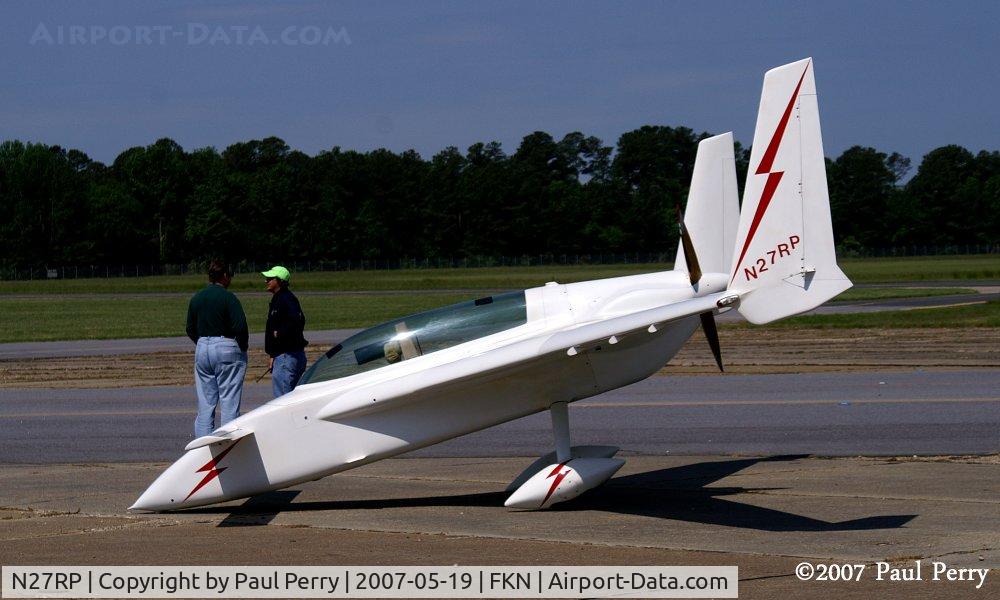 N27RP, Rutan Long-EZ C/N 1400, Without a person, her CGs too far aft to sit on her nosewheel