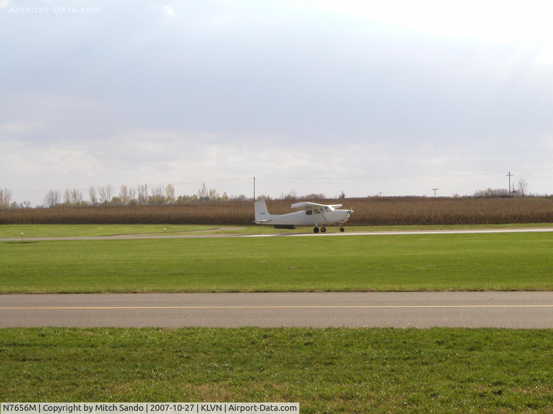 N7656M, 1959 Cessna 175 Skylark C/N 55956, Landing Runway 30.