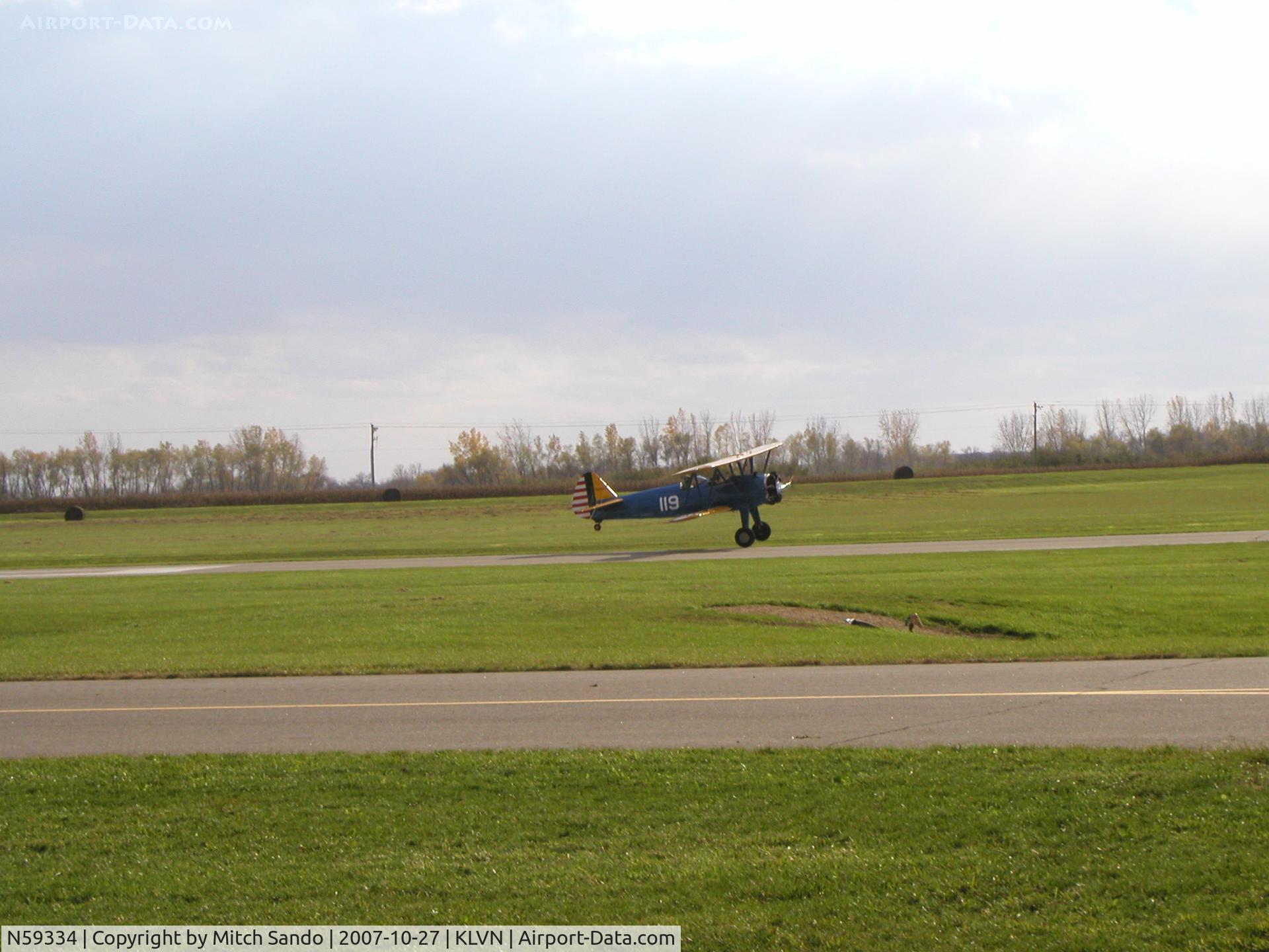 N59334, 1941 Boeing A75N1 (PT-17) C/N 75-1606, Departing Runway 30.
