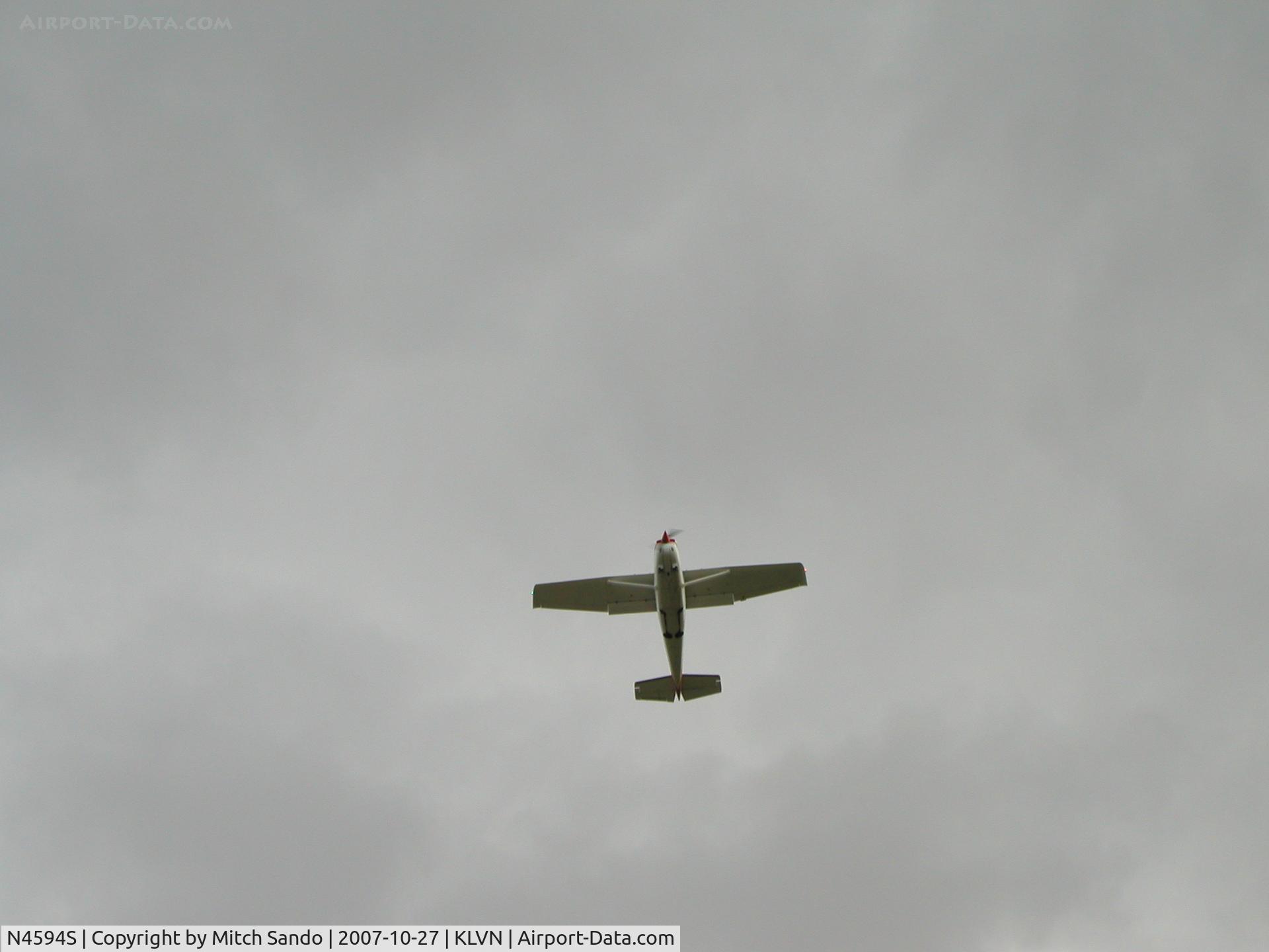 N4594S, Cessna R182 Skylane RG C/N R18201351, Departing Runway 30.