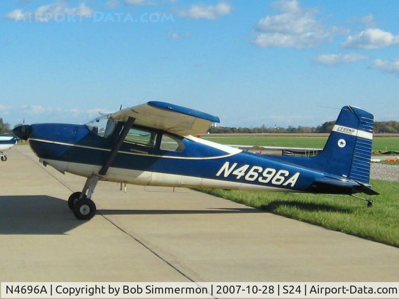 N4696A, 1956 Cessna 180 C/N 32293, On the ramp at Fremont, OH