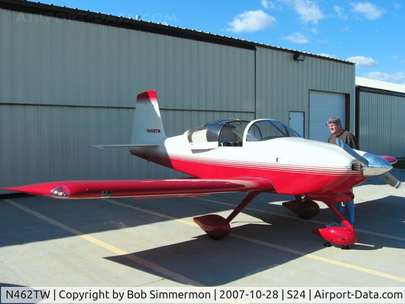 N462TW, Vans RV-7A C/N 70462, On display at the Fremont, OH chili fly-in.