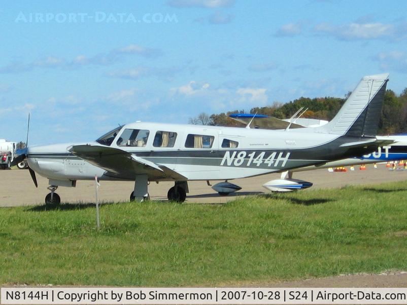 N8144H, 1980 Piper PA-32R-301 Saratoga C/N 32R-8013052, On the ramp at Fremont, OH