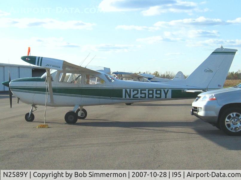 N2589Y, 1962 Cessna 172D C/N 17249889, On the ramp at Kenton, OH