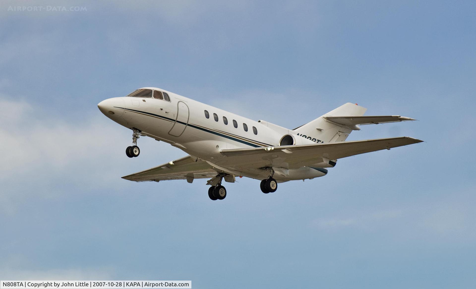 N808TA, 2000 Raytheon Hawker 800XP C/N 258494, Approach to 17L