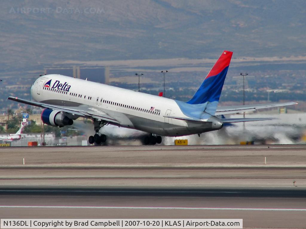 N136DL, 1991 Boeing 767-332 C/N 25146, Delta Airlines / 1991 Boeing 767-332