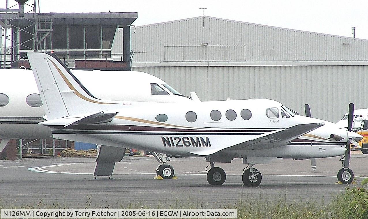 N126MM, 2002 Raytheon Aircraft Company C90A C/N LJ-1669, Beech 90 at Luton
