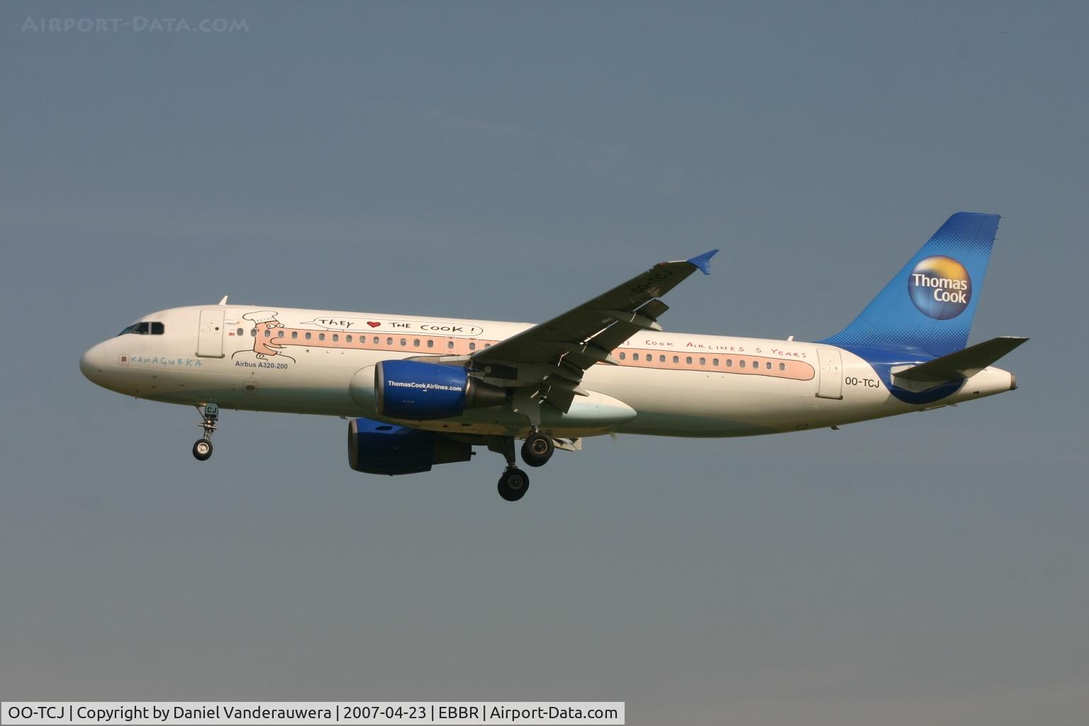 OO-TCJ, 2002 Airbus A320-214 C/N 1787, descending to rwy 25L