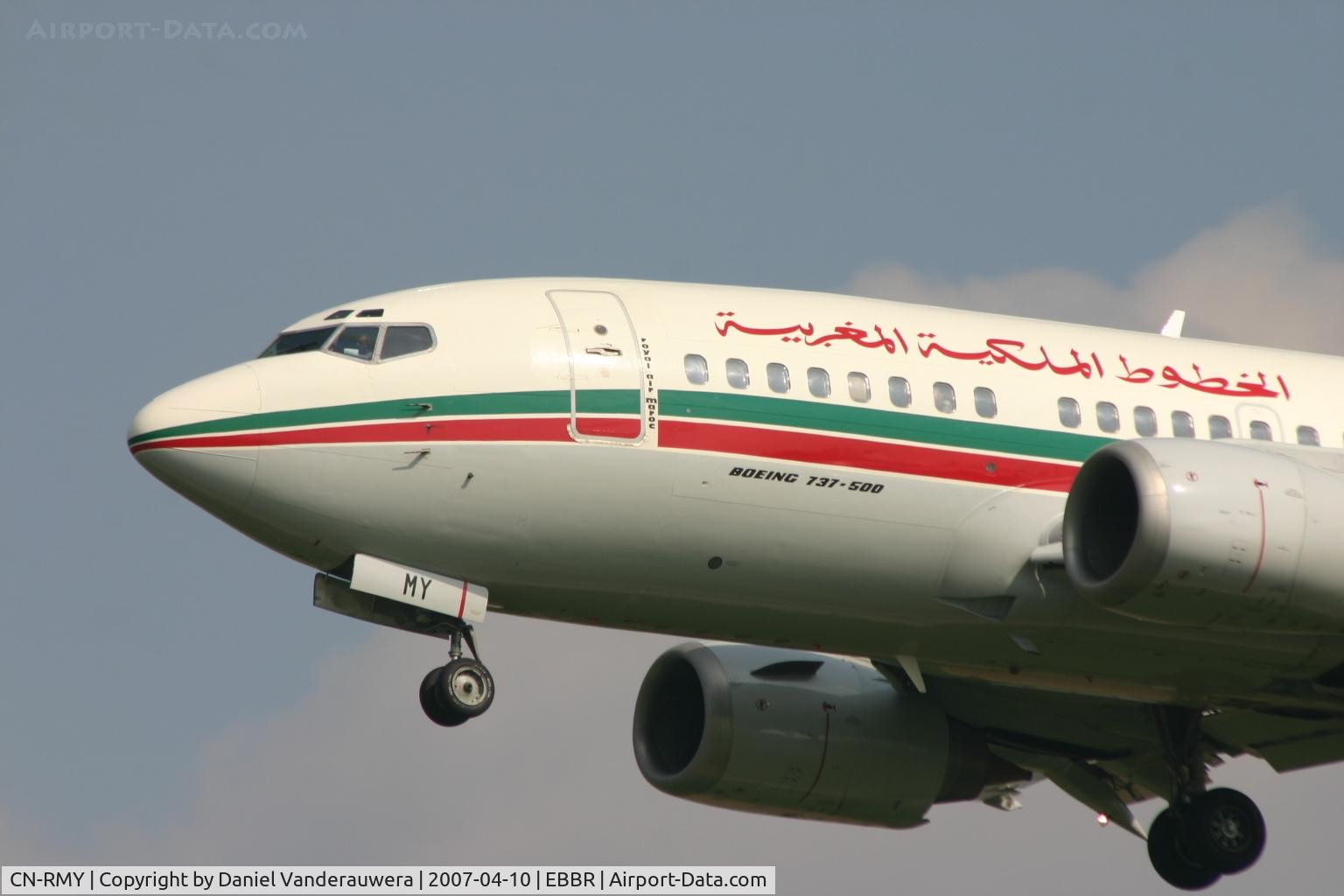 CN-RMY, 1992 Boeing 737-5B6 C/N 26525/2209, descending to rwy 25L