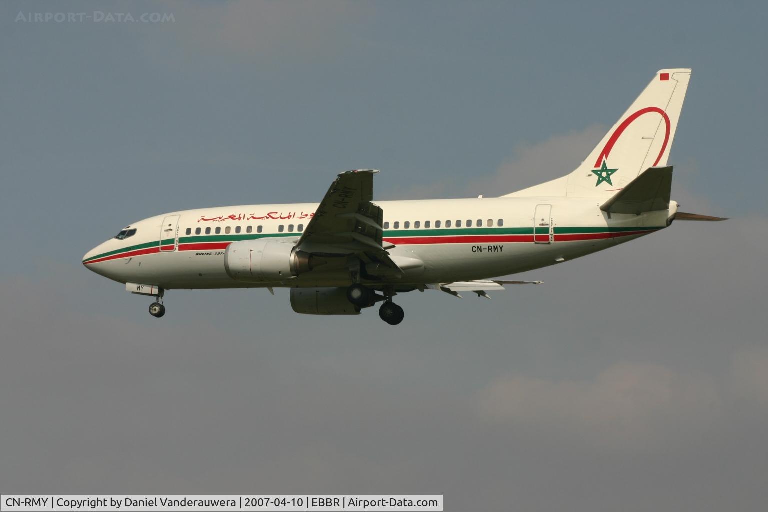CN-RMY, 1992 Boeing 737-5B6 C/N 26525/2209, descending to rwy 25L