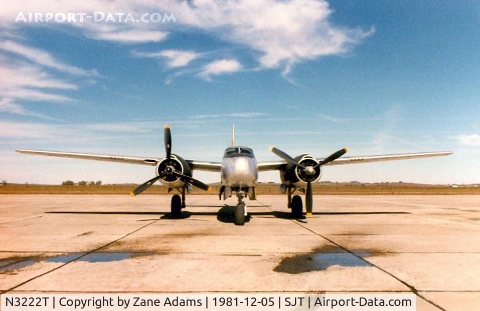 N3222T, 1944 Douglas B-26B C/N 28001, On the ramp at San Angelo