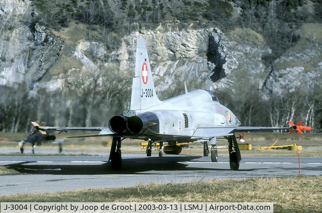 J-3004, 1979 Northrop F-5E Tiger II C/N L.1004, Seen taxying towards the Turtmann runway. The backdrop in the Rhone valley is impressive!