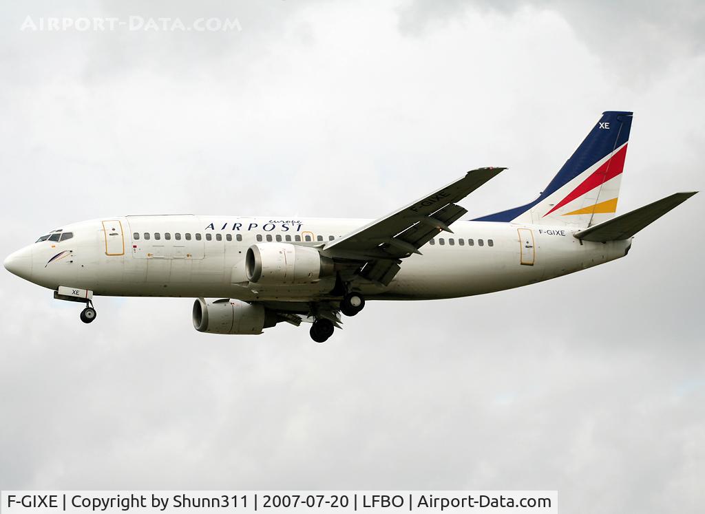 F-GIXE, 1992 Boeing 737-3B3QC C/N 26850, Landing rwy 32L