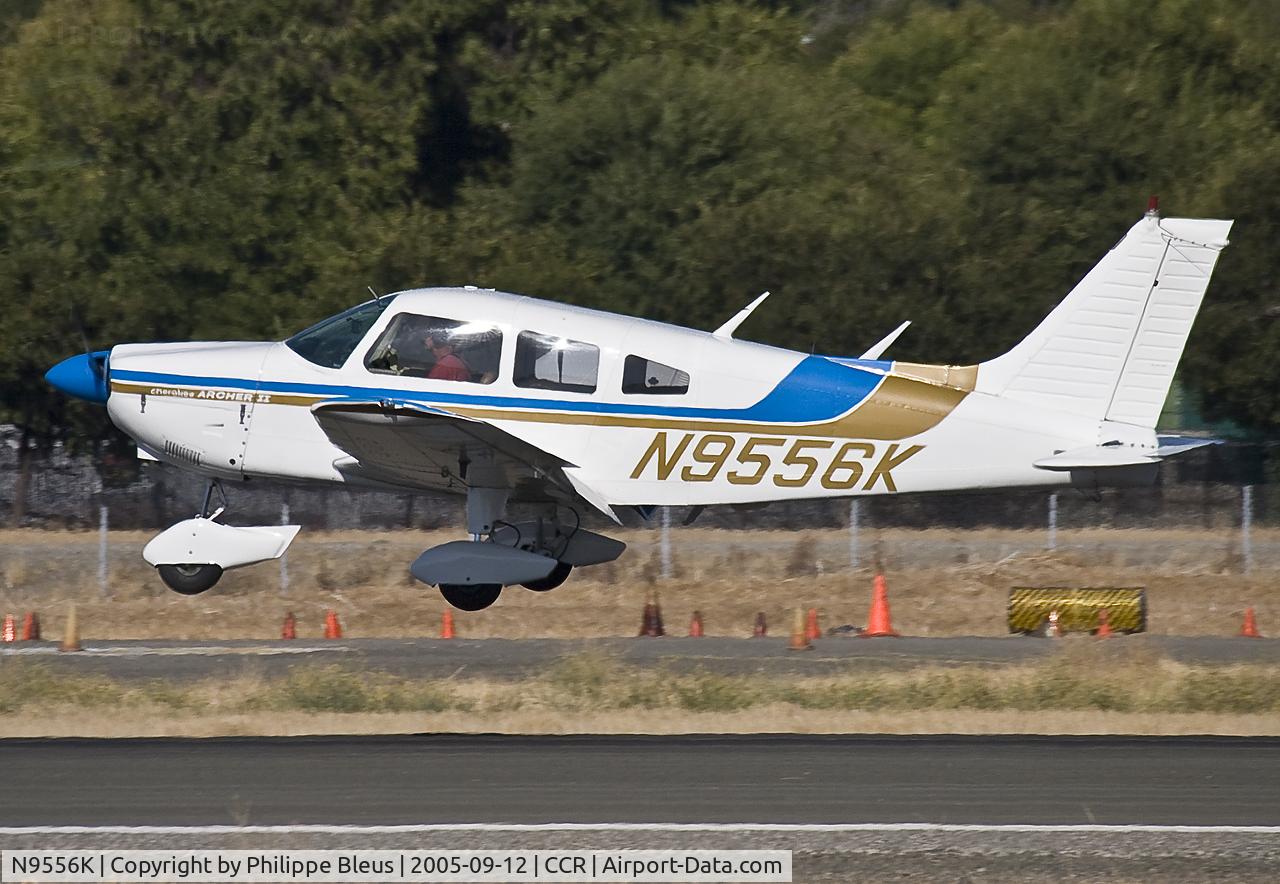 N9556K, Piper PA-28-181 C/N 28-7690259, landing on rwy 19R