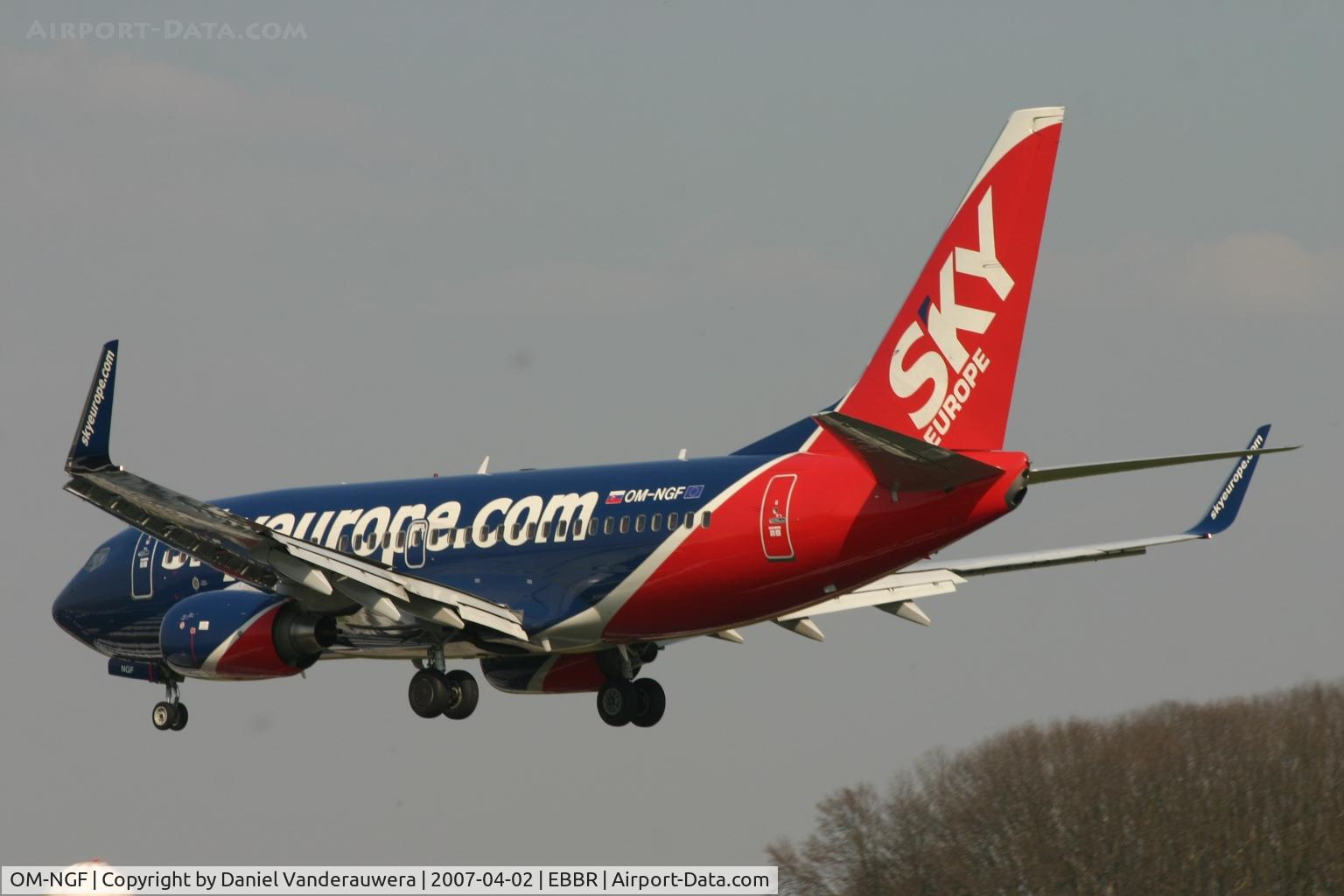 OM-NGF, 2006 Boeing 737-76N C/N 32680, descending to rwy 02