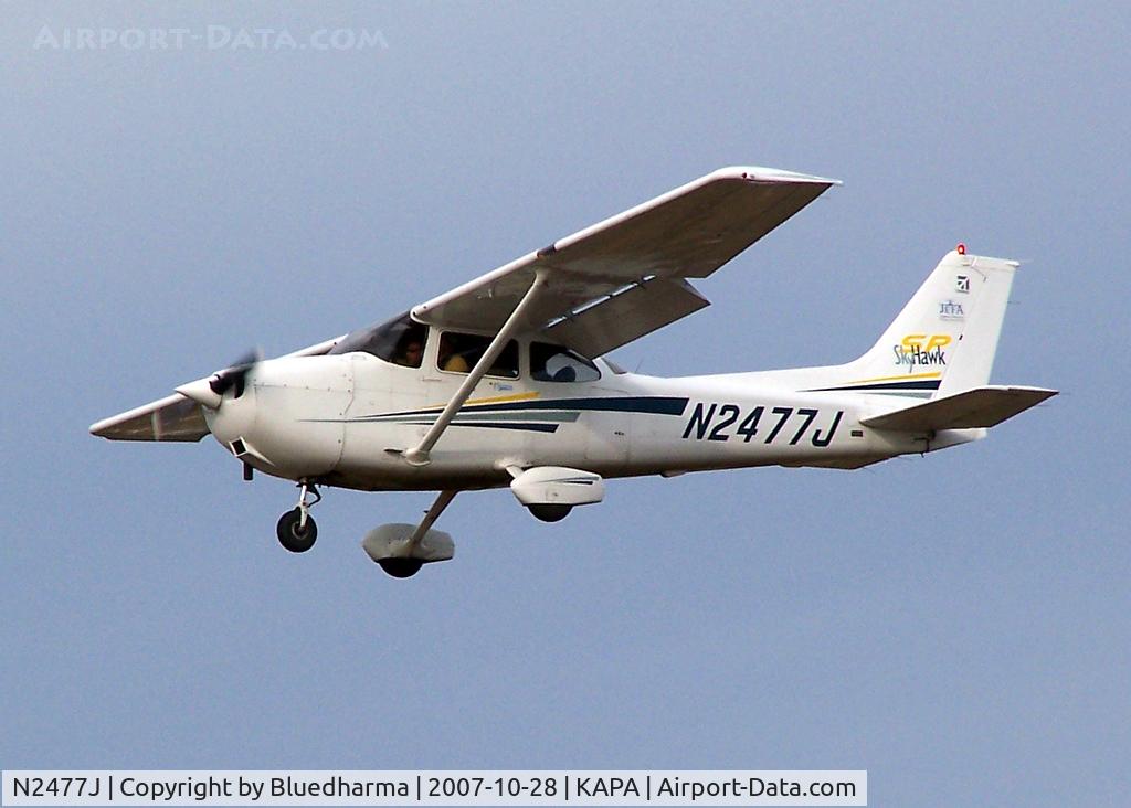 N2477J, 2001 Cessna 172S C/N 172S8802, Approach to 17L (touch and go)