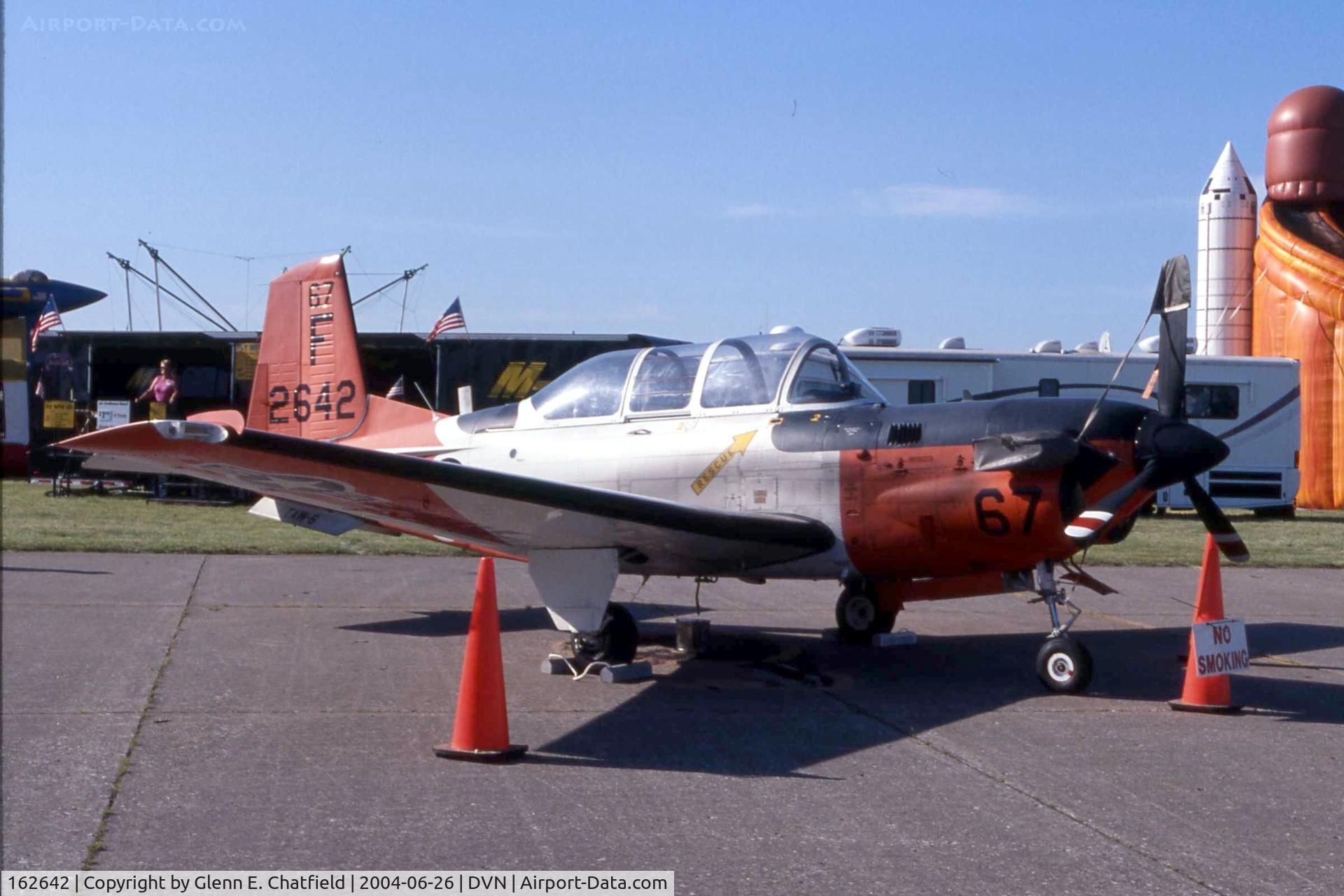 162642, Beechcraft T-34C Mentor C/N GL-327, T-34C at the Quad Cities Air Show