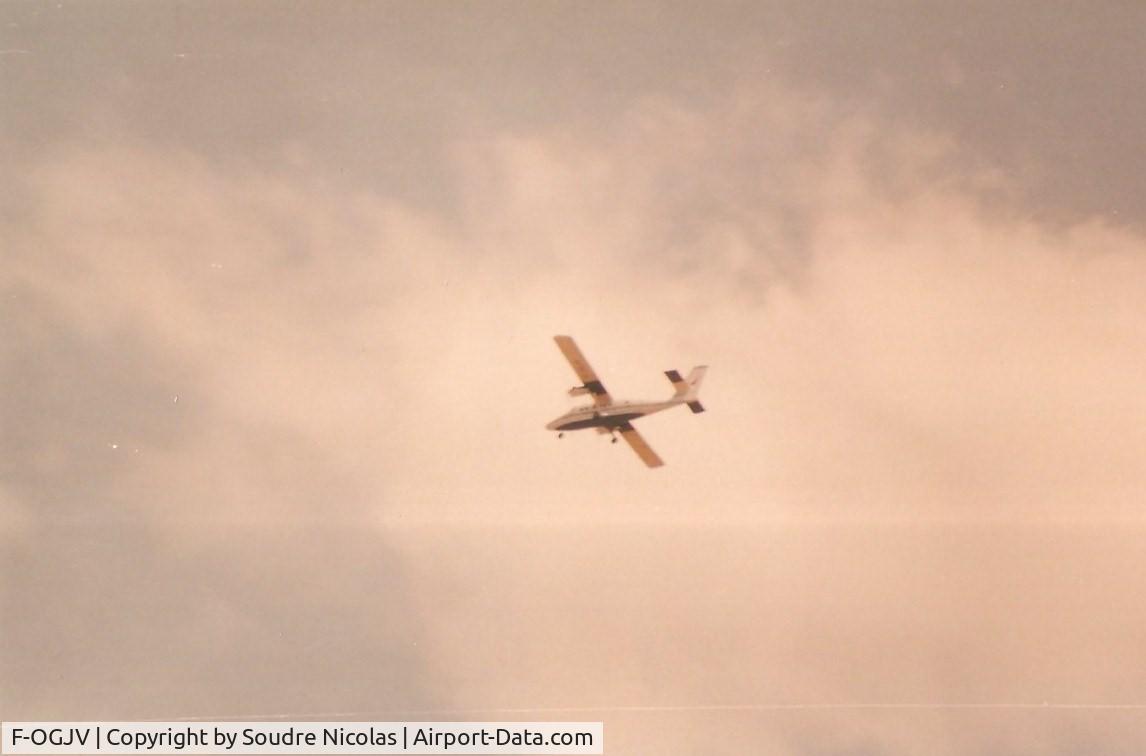 F-OGJV, 1974 De Havilland Canada DHC-6-300 Twin Otter C/N 422, Rochambeau 1996