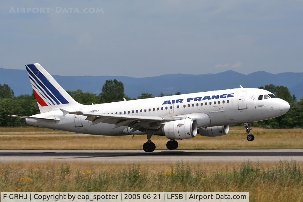 F-GRHJ, 2000 Airbus A319-111 C/N 1176, landing on runway 16