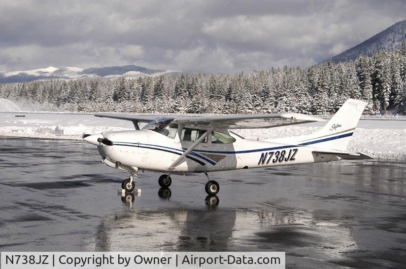 N738JZ, 1979 Cessna TR182 Turbo Skylane RG C/N R18200935, Airplane at South Lake Tahoe