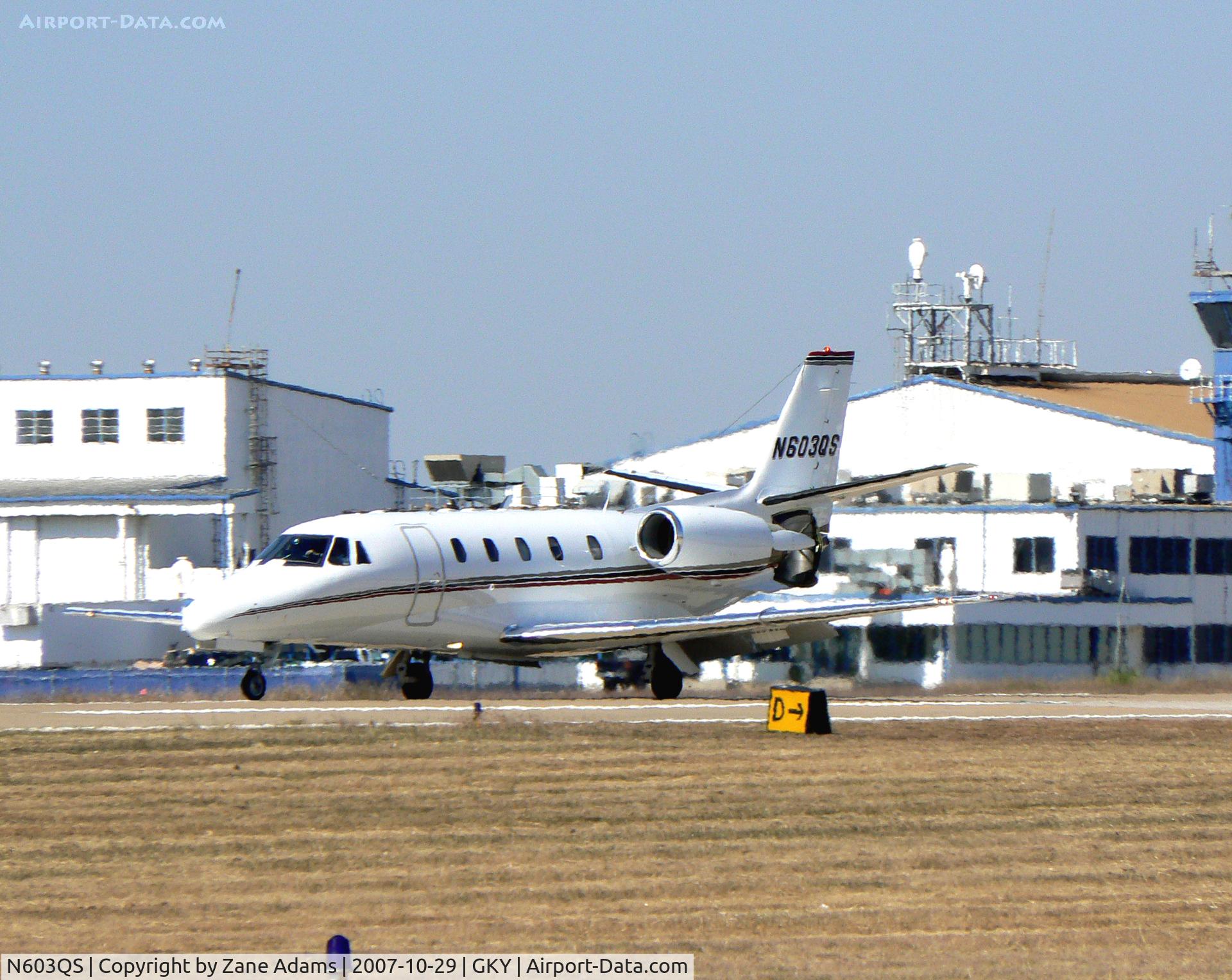 N603QS, 2001 Cessna 560XL Citation Excel C/N 560-5203, Landing at Arlington Muni