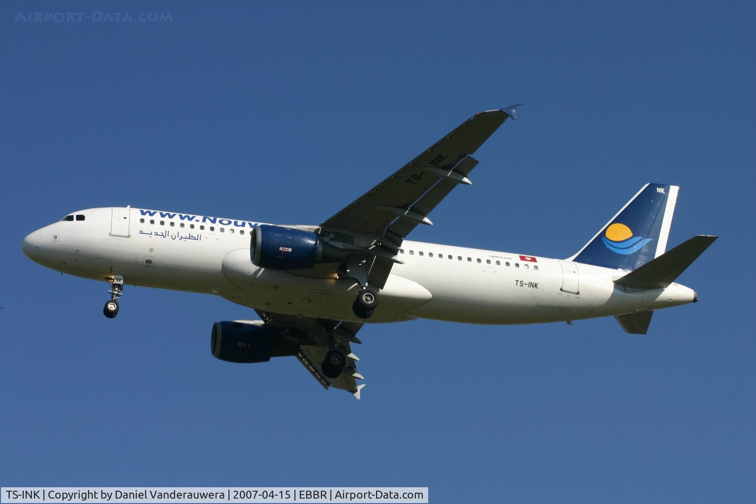 TS-INK, 1990 Airbus A320-211 C/N 112, descending to rwy 02