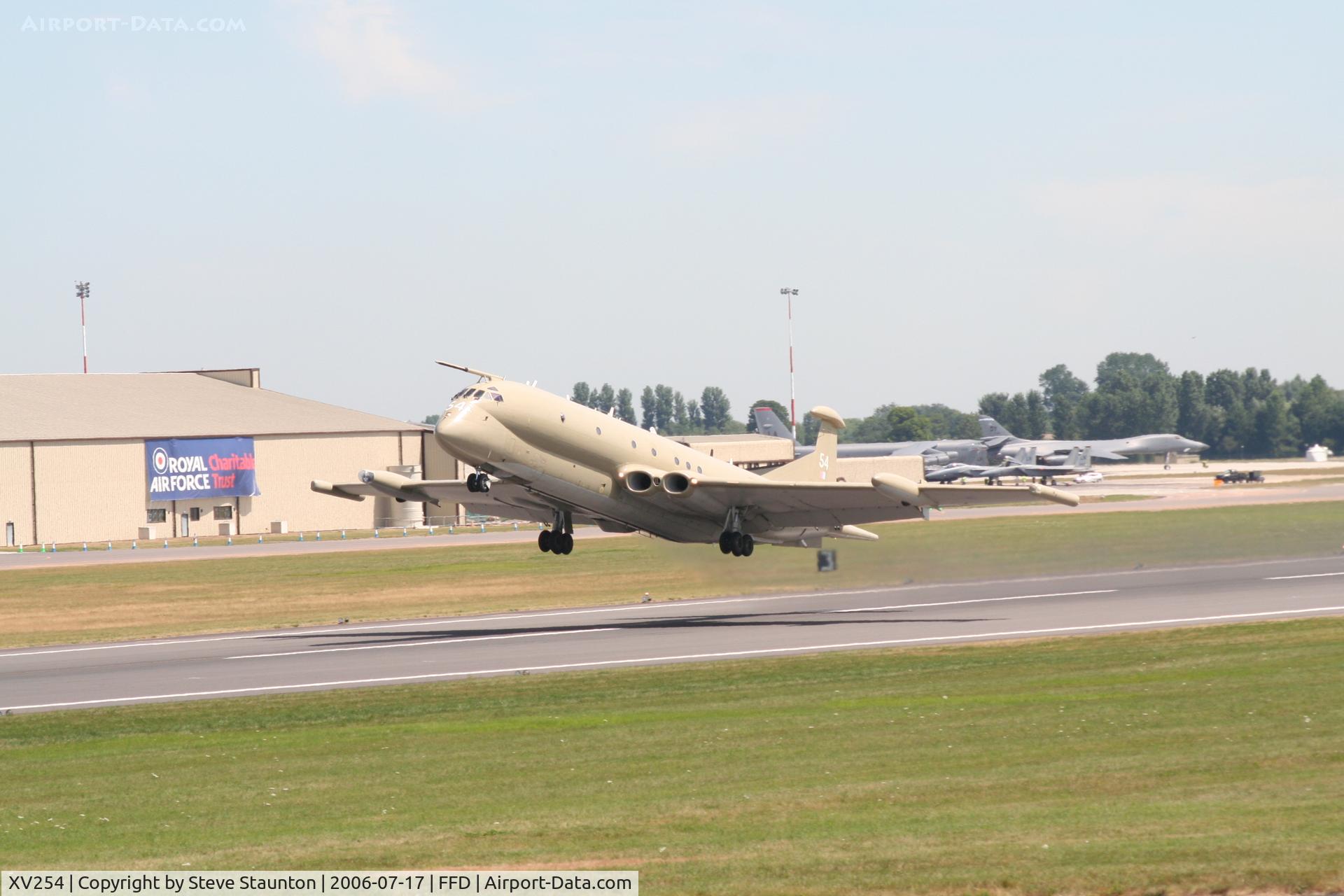 XV254, Hawker Siddeley Nimrod MR.2 C/N 8029, Royal International Air Tattoo 2006