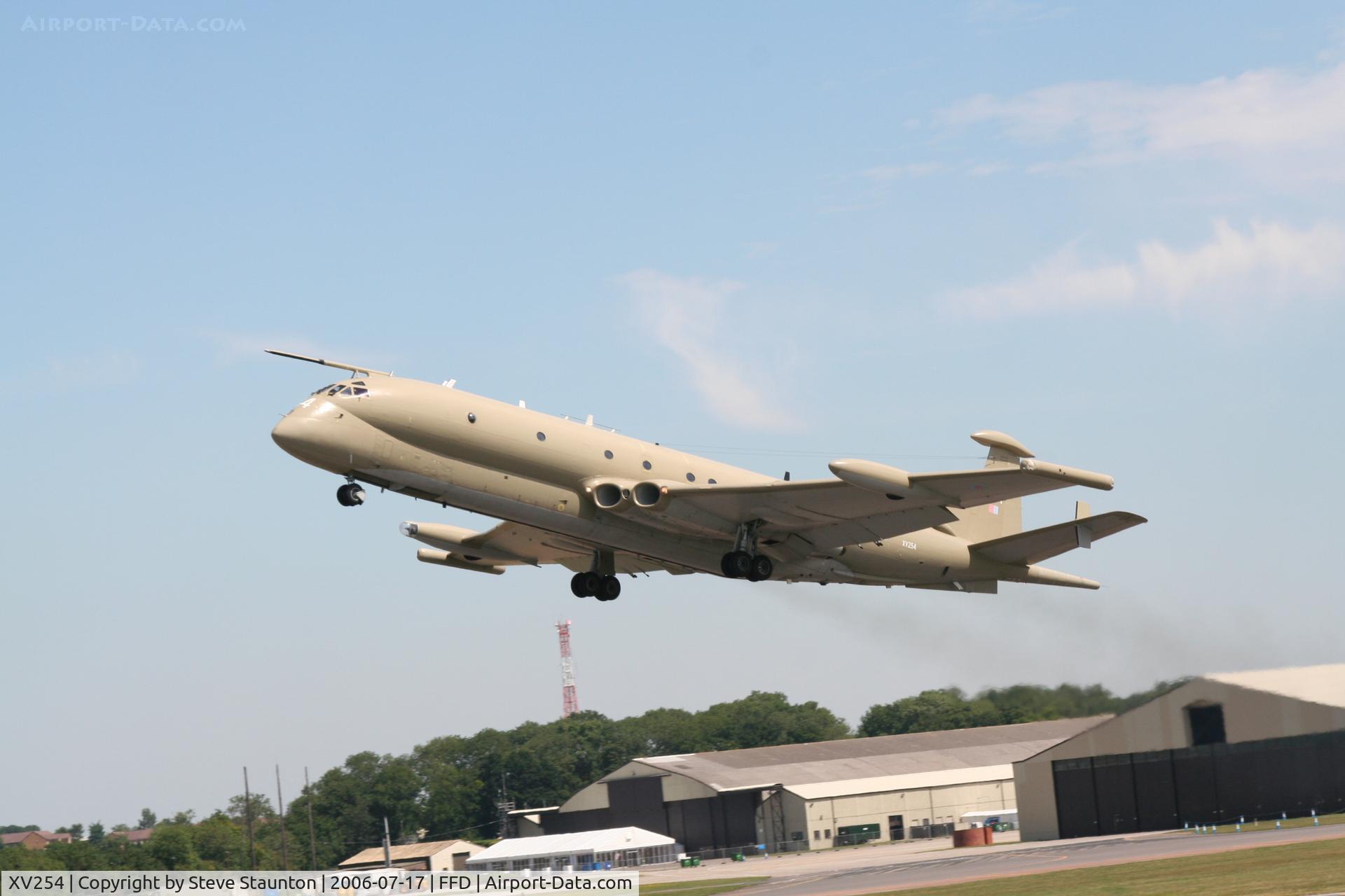 XV254, Hawker Siddeley Nimrod MR.2 C/N 8029, Royal International Air Tattoo 2006