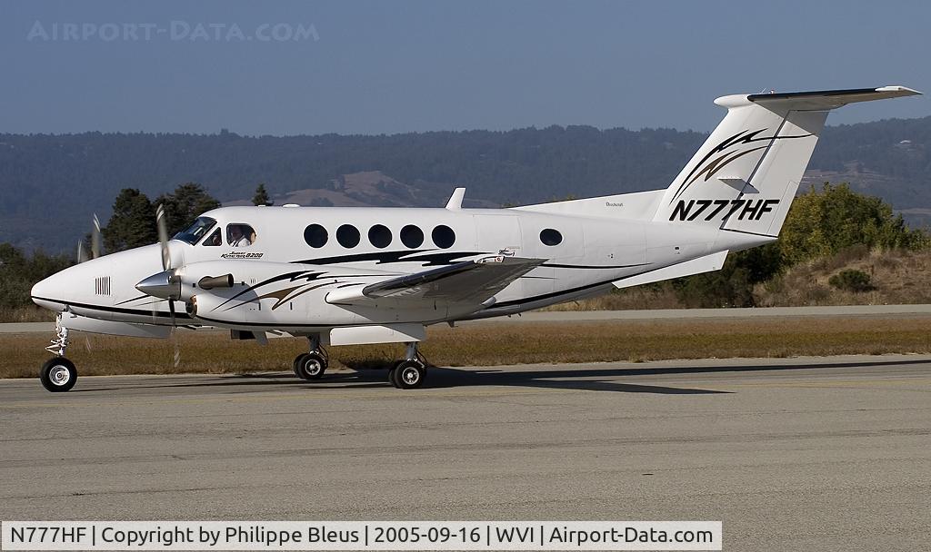 N777HF, 1998 Raytheon B200 King Air C/N BB-1645, taxiing to the runway