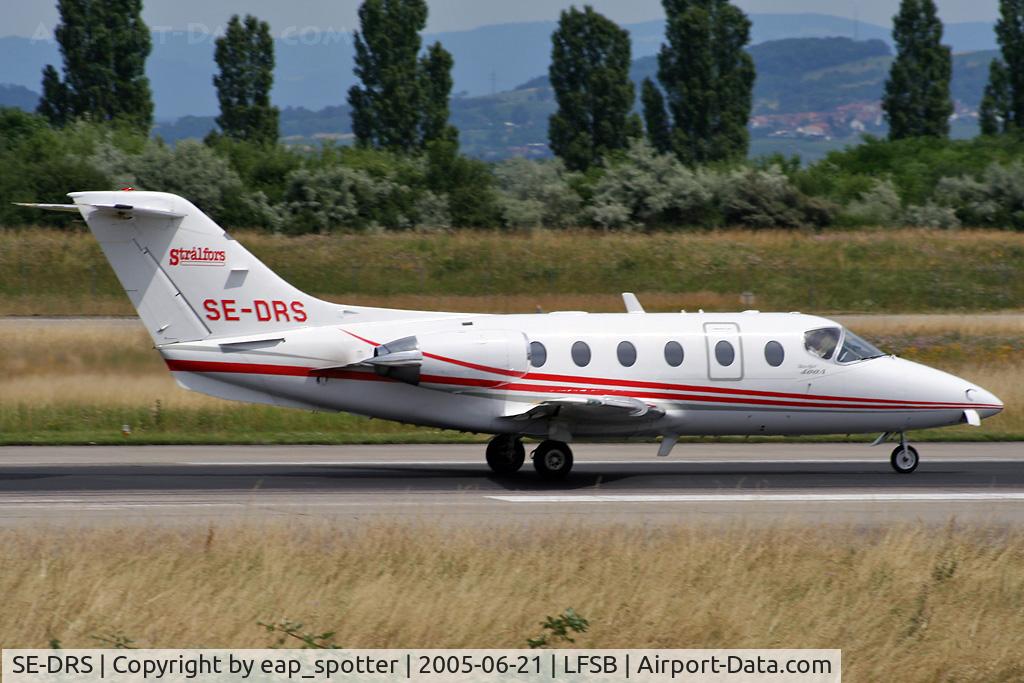 SE-DRS, 1991 Beechcraft 400A Beechjet C/N RK-37, departing on rwy 16