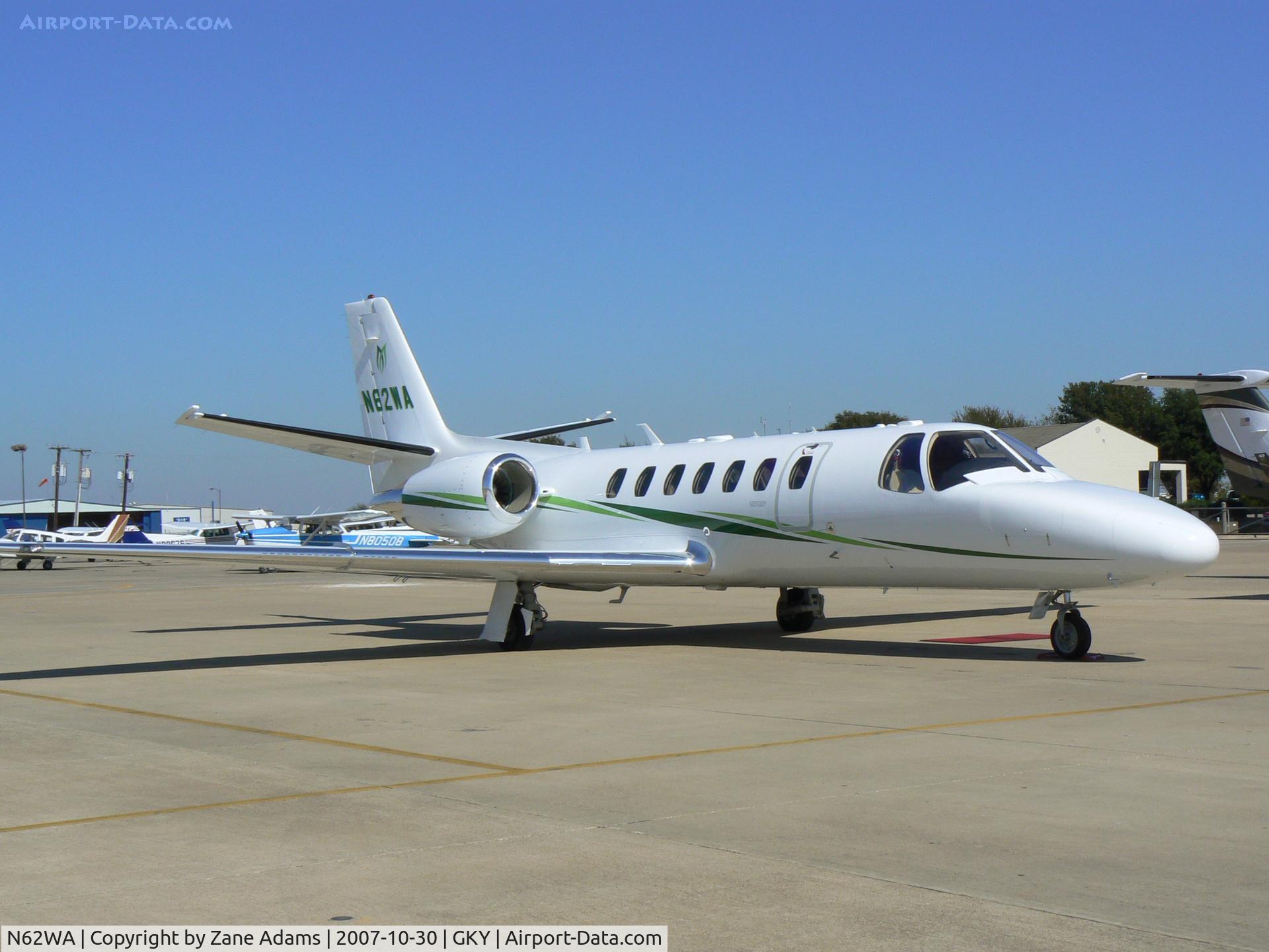 N62WA, 2007 Cessna 560 C/N 560-0758, On the ramp at Arlington Muni