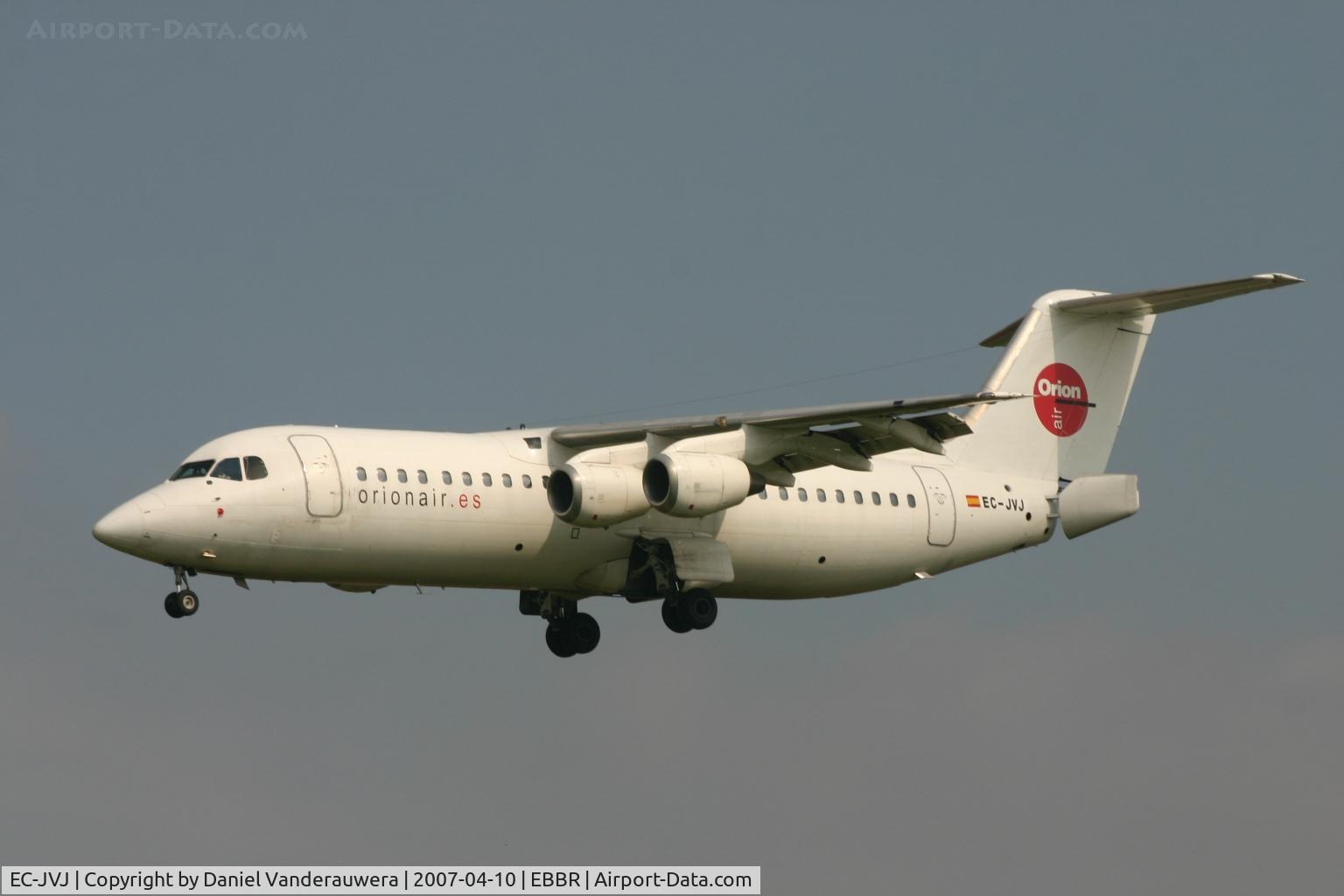 EC-JVJ, 1991 British Aerospace BAe.146-300 C/N E3195, descending to rnw 25L