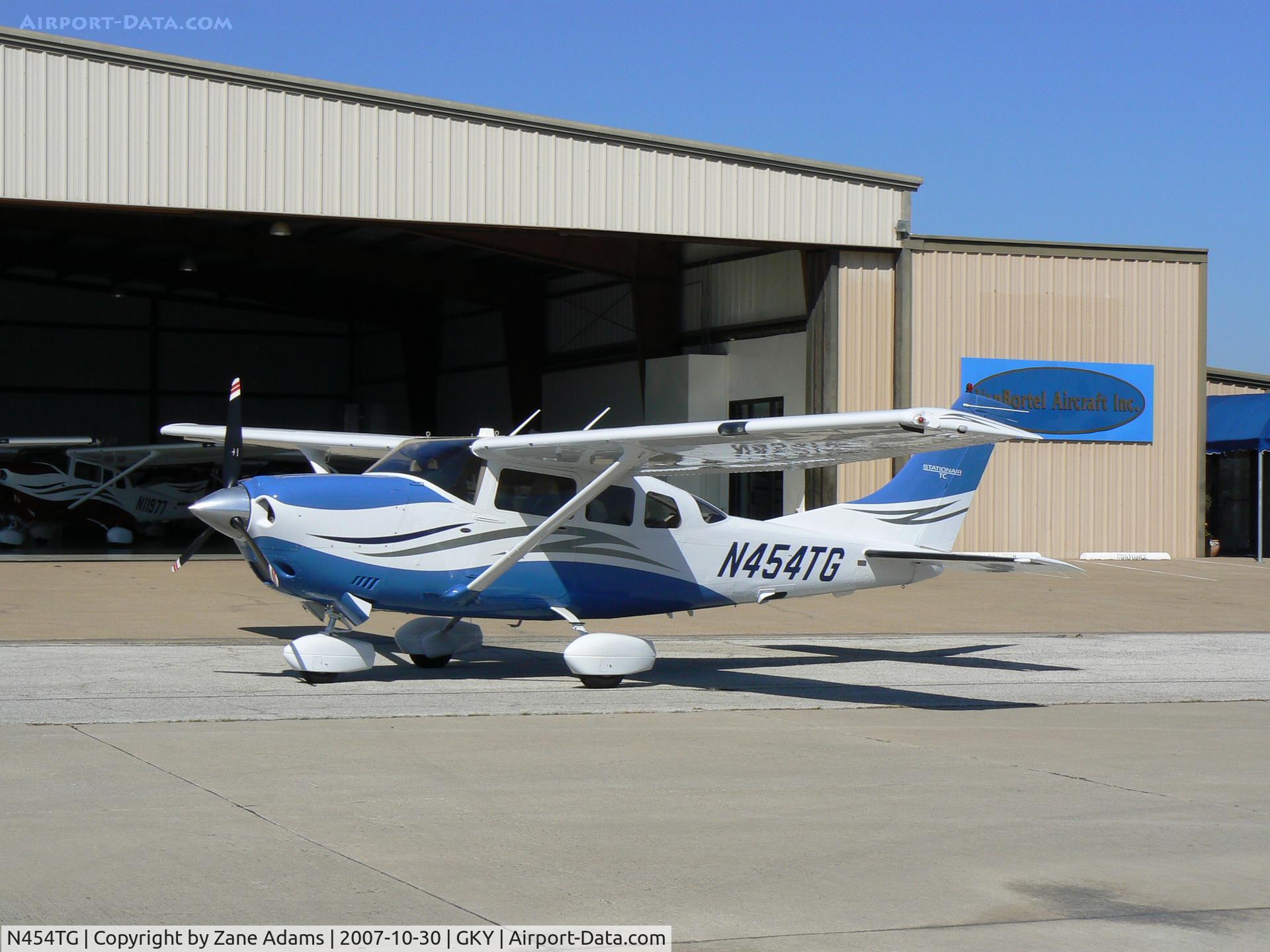 N454TG, 2006 Cessna T206H Turbo Stationair C/N T20608587, Great looking new Cessna!