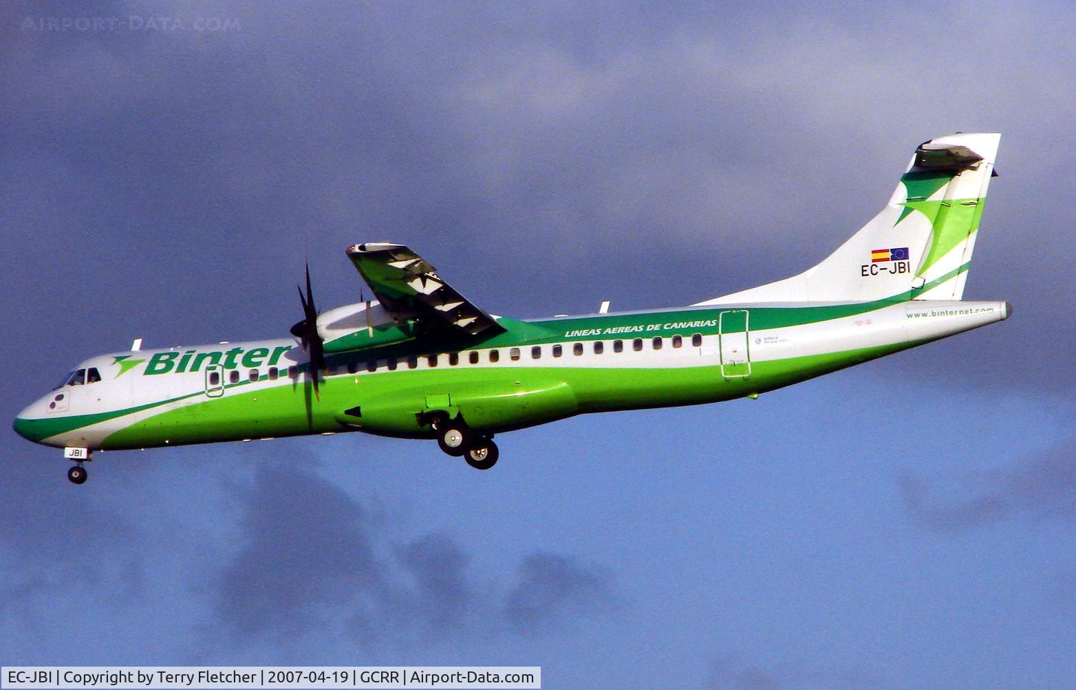 EC-JBI, 2004 ATR 72-212 C/N 713, Binter ATR72 on short finals