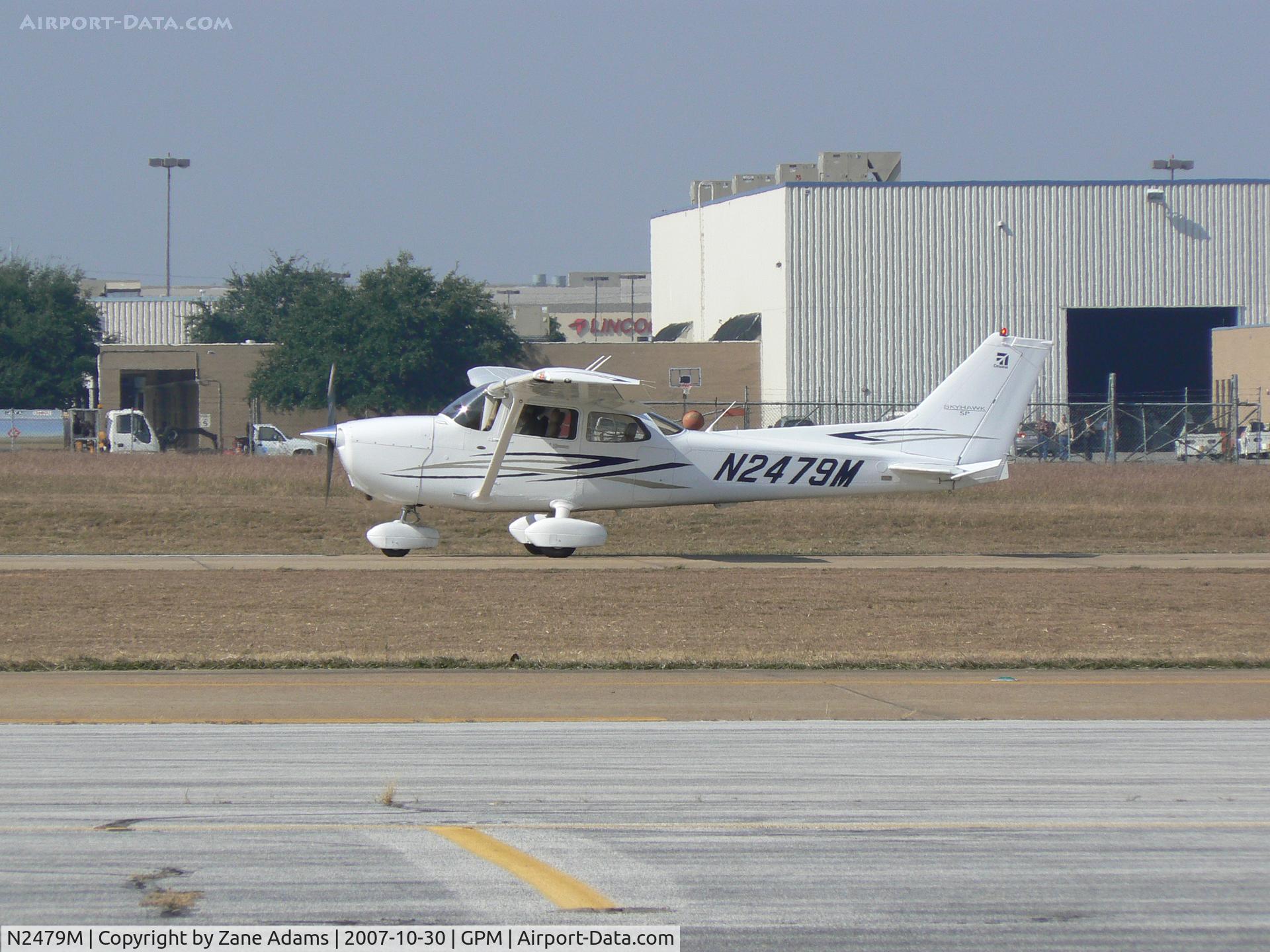 N2479M, 2007 Cessna 172S C/N 172S10581, On the runway at Grand Prairie