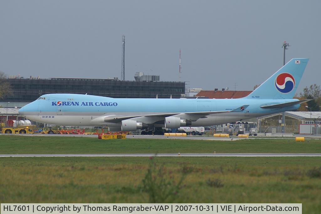 HL7601, 2004 Boeing 747-4B5F/SCD C/N 33949, Korean Air Boeing 747-400