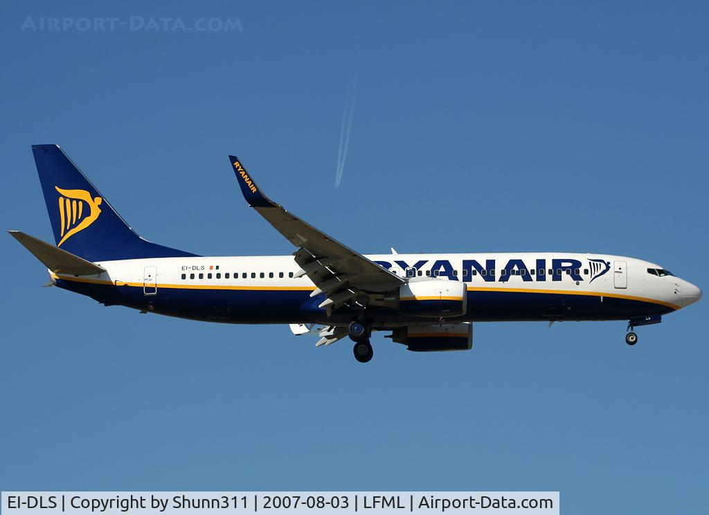 EI-DLS, 2006 Boeing 737-8AS C/N 33621, Landing rwy 32R