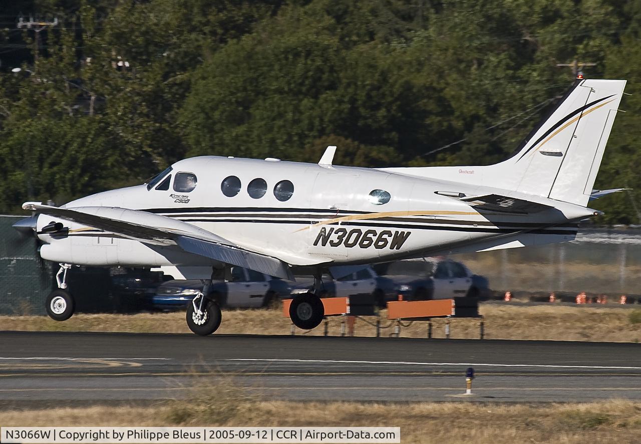 N3066W, 1998 Raytheon Aircraft Company C90A C/N LJ-1536, 