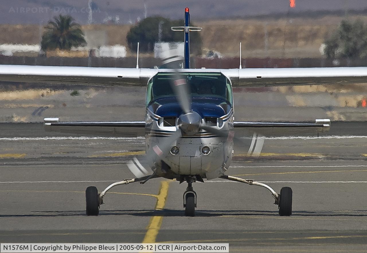 N1576M, 1977 Cessna T210M Turbo Centurion C/N 21061948, taxiing straight to us. Lots a structural details visible.