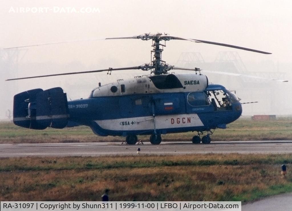 RA-31097, Kanov Ka-32T C/N 8910, Very rare helicopter who has came @ LFBO just for a refuelling...